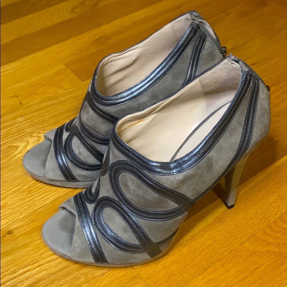 Via Spiga Grey and Black Leather Ankle Booties